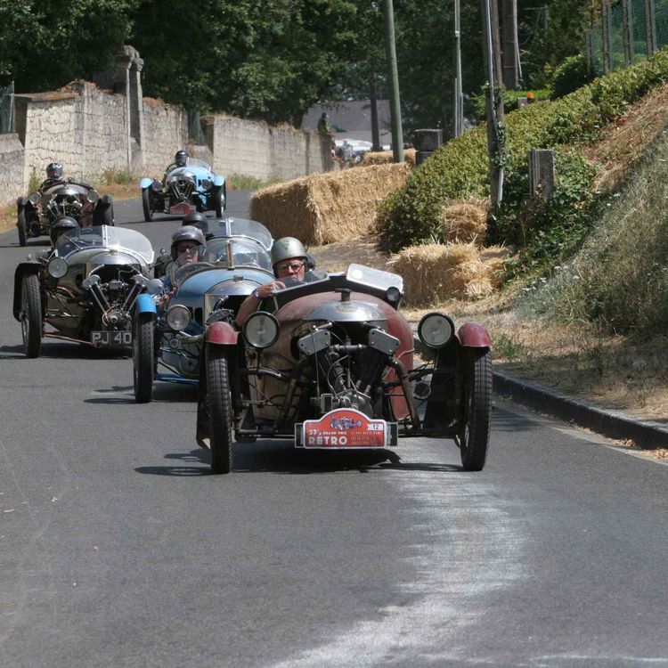 cover art for Le Puy-Notre-Dame. 27ème édition pour le Grand Prix Rétro - Marc Bonnet - vendredi 26 juillet 2024