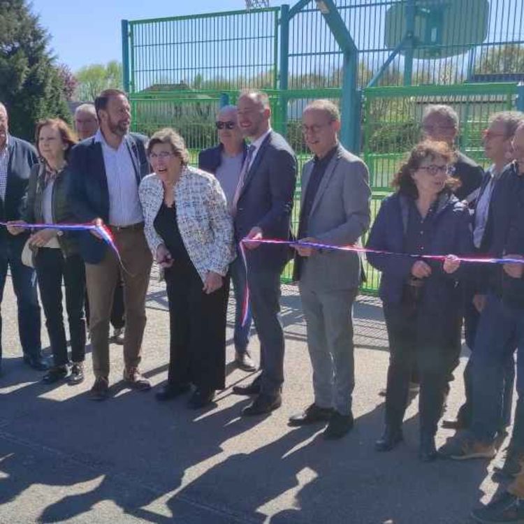 cover art for Noyant-Villages. Deux City-Stades inaugurés - Sylvie Bordeau - vendredi 11 avril 2025