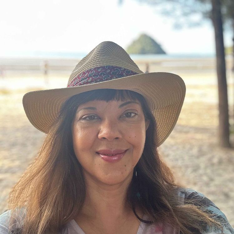 cover art for A spiritual Coach - Meet Hana Esselink