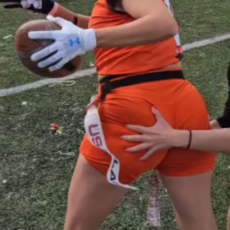 cover art for Historias en el tocho: Entre videos virales y becas internacionales