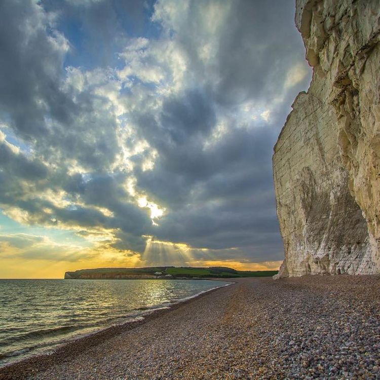 cover art for "costal harmony" - costal cliff waves sounds and calming piano melodies for sleeping and relaxation