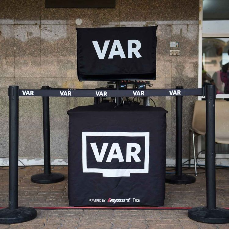 cover art for VAR - value added reporting !