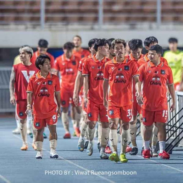 cover art for League leaders, Chonburi, go four points clear 