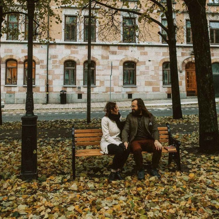 cover art for Lycka enligt kändisar – Citatfestival!