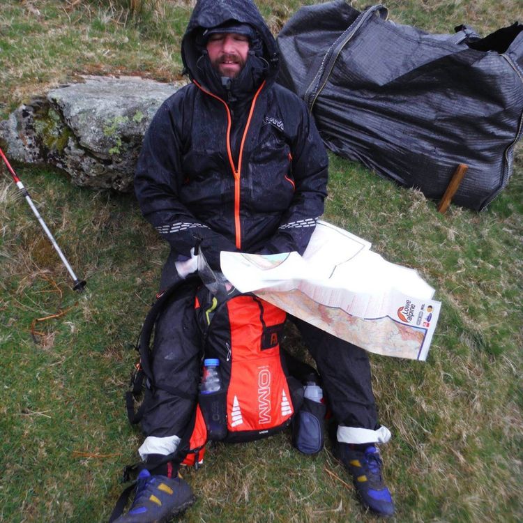 cover art for THE RUNNERS | Stuart Smith