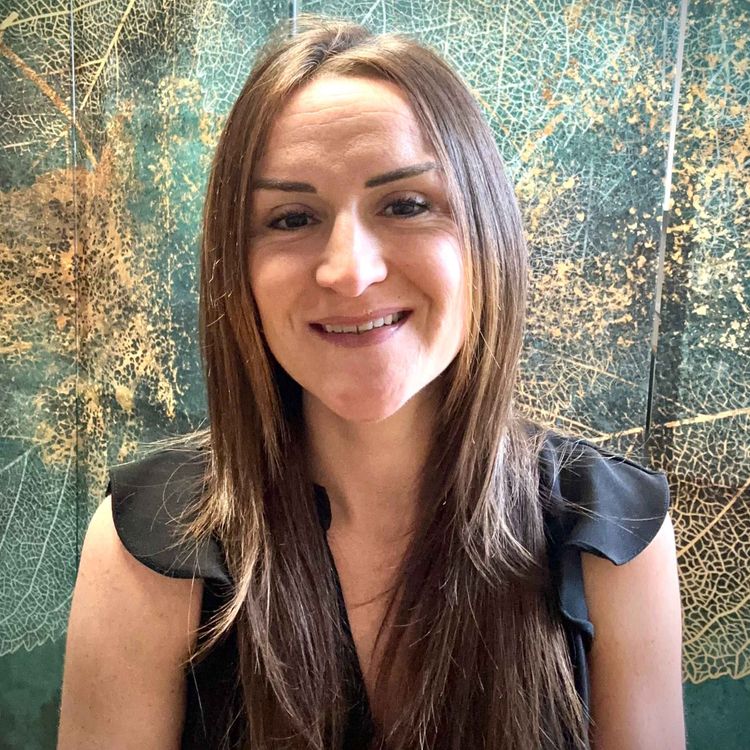 cover art for 121 - Vivons plus longtemps et en BONNE SANTE! avec Véronique Henrio, Nutritionniste