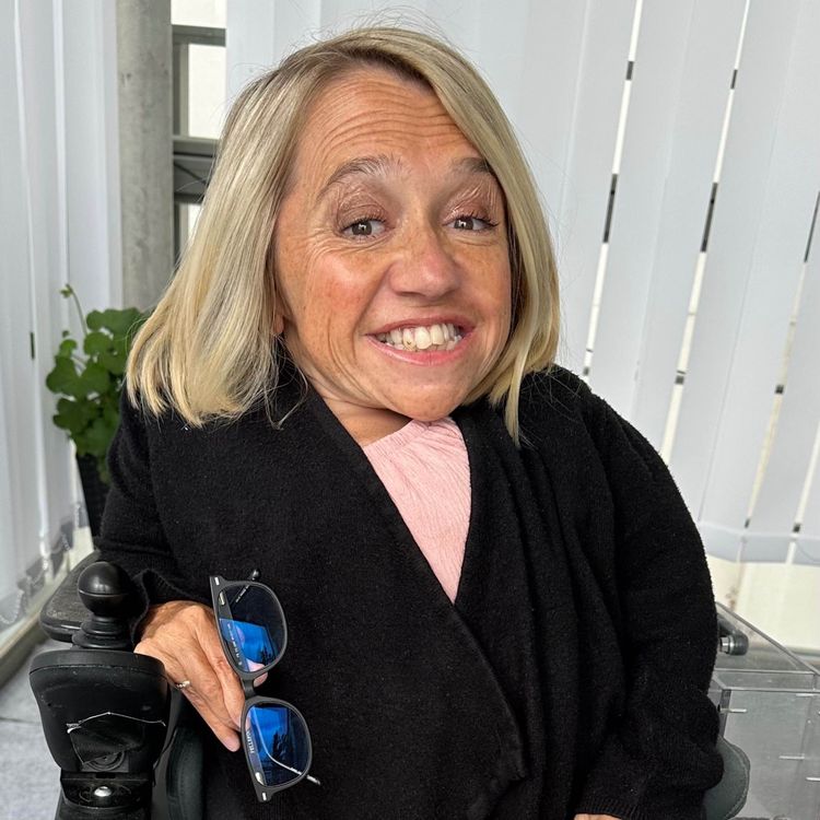 cover art for Första avsnittet år 2025