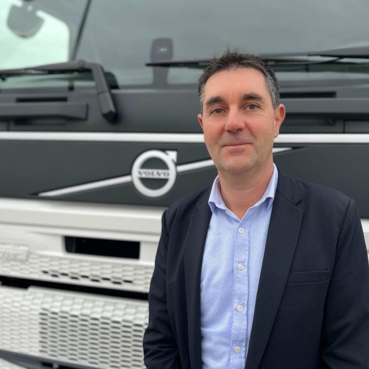 cover art for Transpod L'interview : Jérôme Flassayer, responsable de l’électromobilité de Volvo Trucks en France.