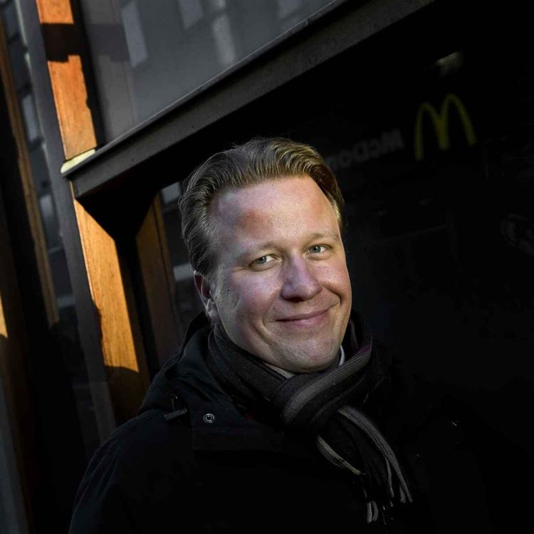 cover art for #24 - Fabian Bengtsson - Möt mannen som hellre visslar på vägen till jobbet, än på hemvägen