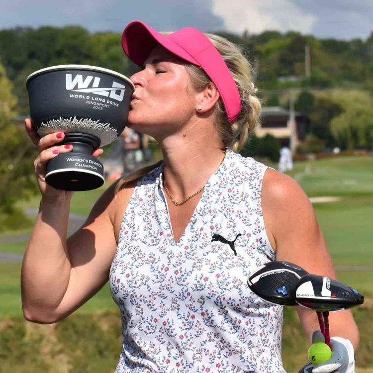 cover art for #29 - Sandra Carlborg - 6-faldig världsmästare i longdriving & verklighetens Happy Gilmore i rosa