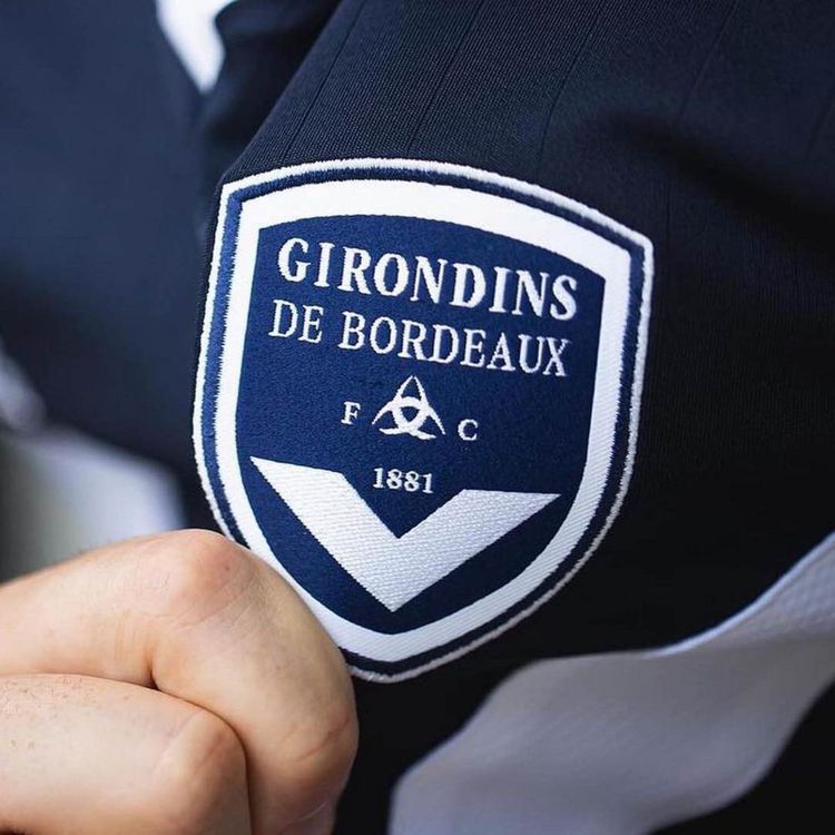 cover art for Pourquoi un scapulaire apparaît sur le maillot des Girondins de Bordeaux ?