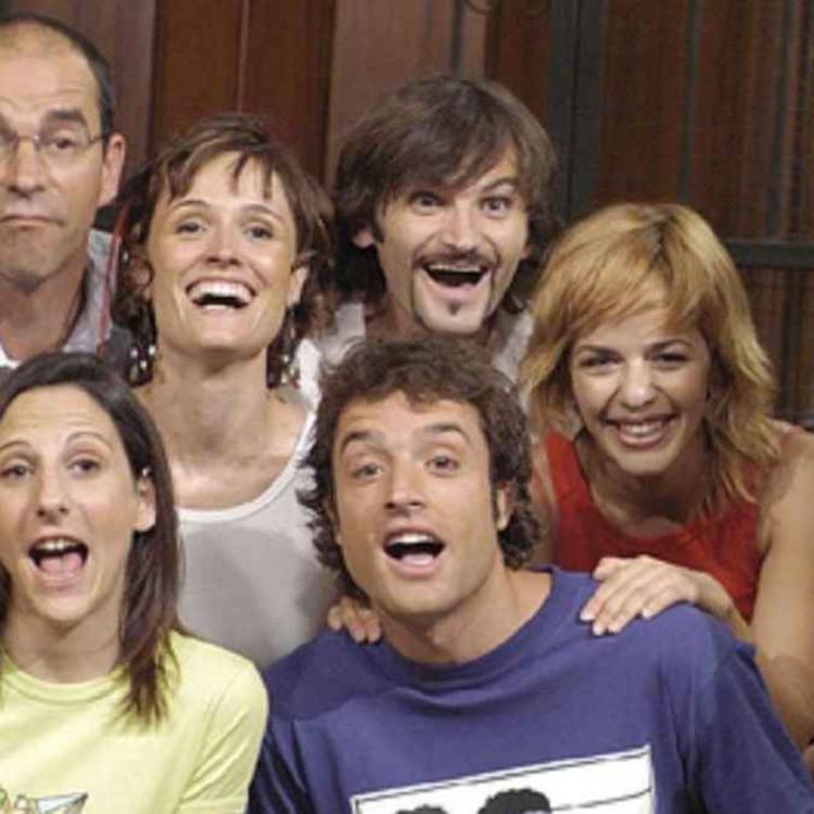 cover art for La Historia de Aquí No Hay Quien Viva y La Que Se Avecina ✅