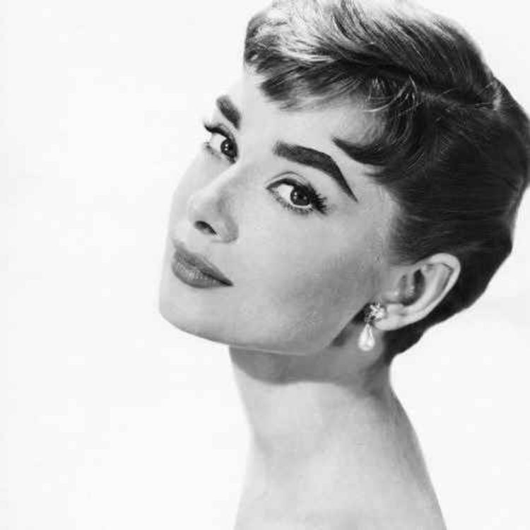 cover art for آدری هپبورن✨ (قسمت دوم )