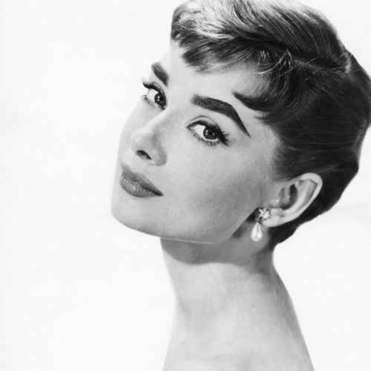 cover art for آدری هپبورن✨ (قسمت سوم/آخر)