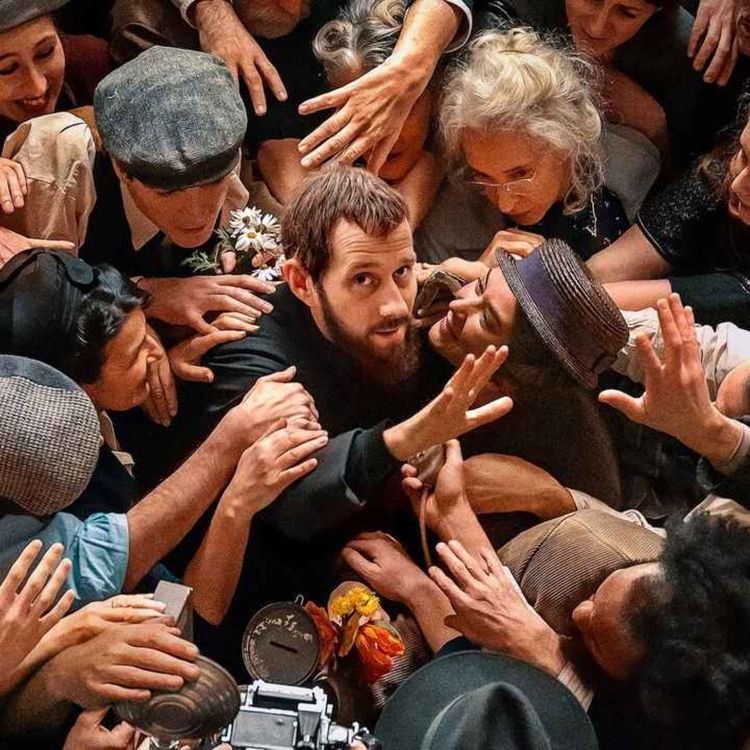 cover art for L'Abbé Pierre - Une vie de combats