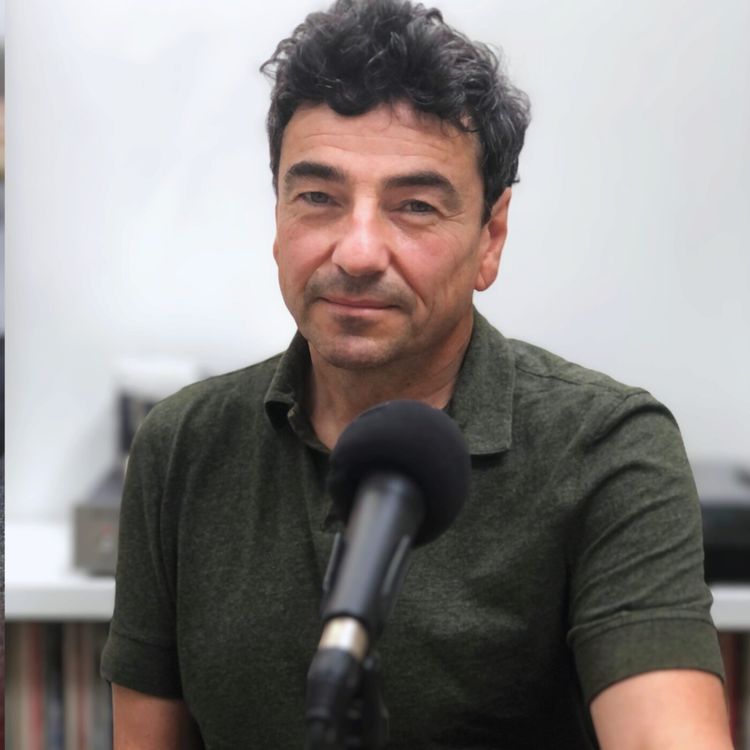 cover art for Succès d’estime, gouffre financier : splendeur et misère d’un photographe devenu écrivain.