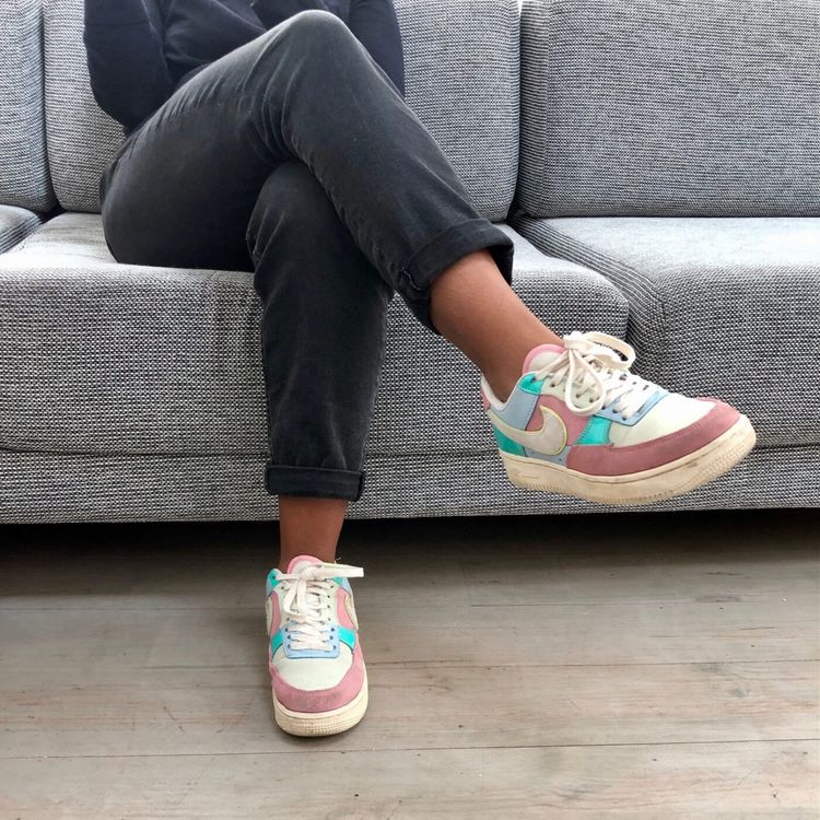 cover art for Nina et son invisible dette familiale