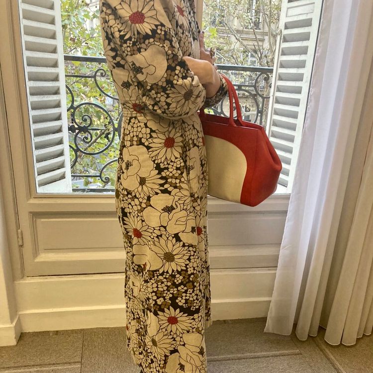 cover art for Caroline : mensonges, faillite et faux-semblants dans la bourgeoisie de province