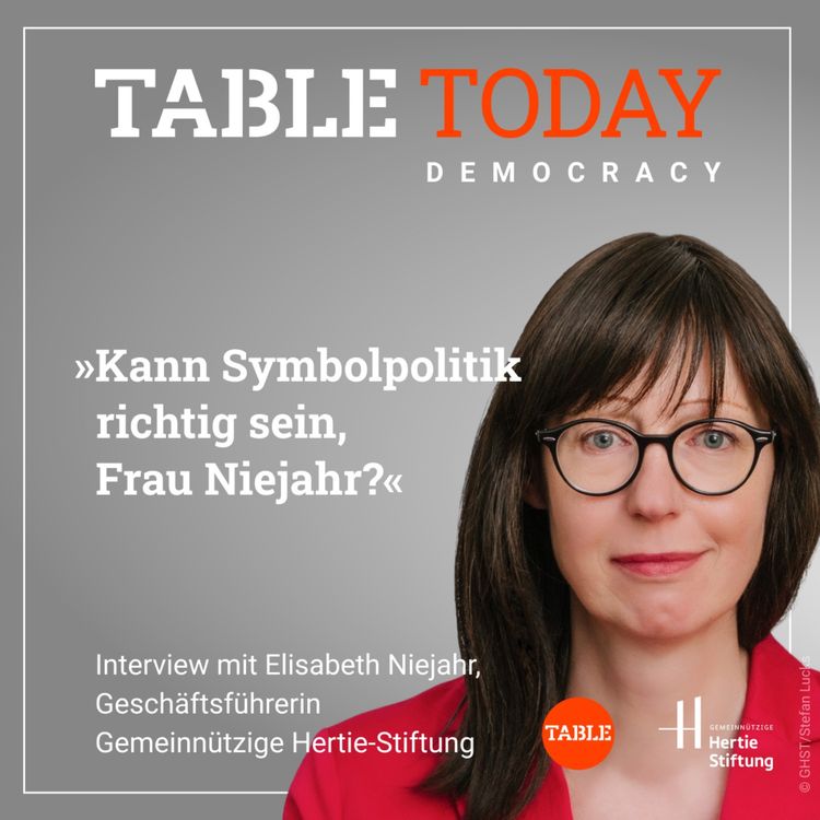 cover art for Kann Symbolpolitik richtig sein, Frau Niejahr?