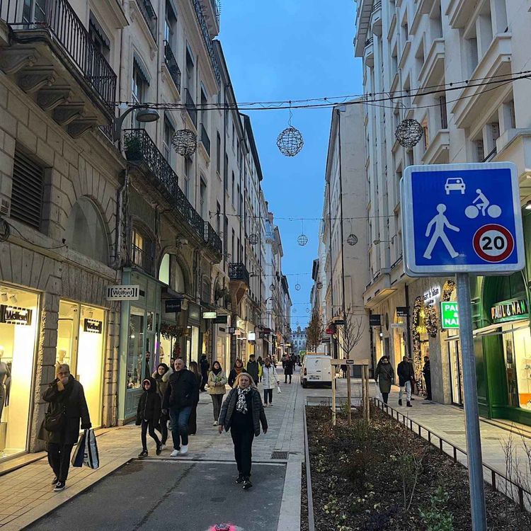 cover art for Rue Emile Zola : un avant-goût de Presqu'île à Vivre