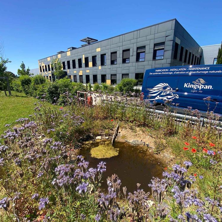 cover art for KINGSPAN cultive la biodiversité à Saint-Priest