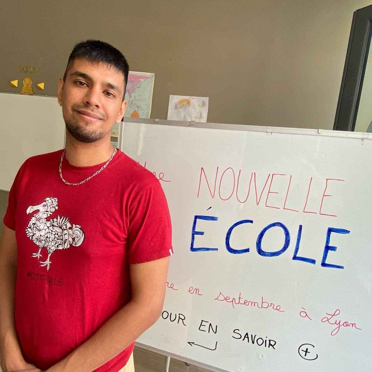 cover art for L'Ecole des Savoirs Partagés table sur l'émancipation de l'enfant