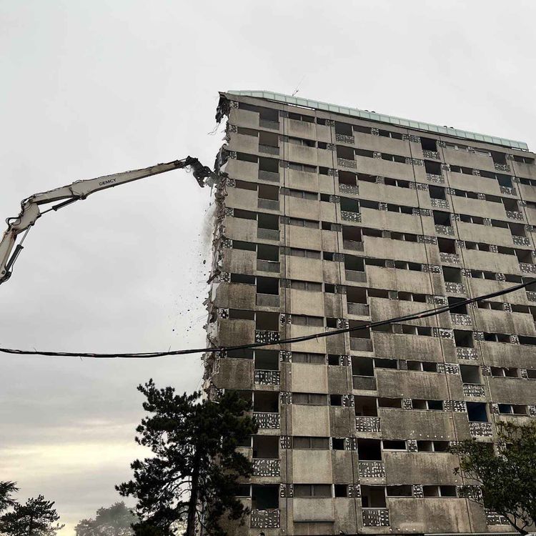 cover art for Les Alagniers : un quartier en pleine mutation à Rillieux-la-Pape