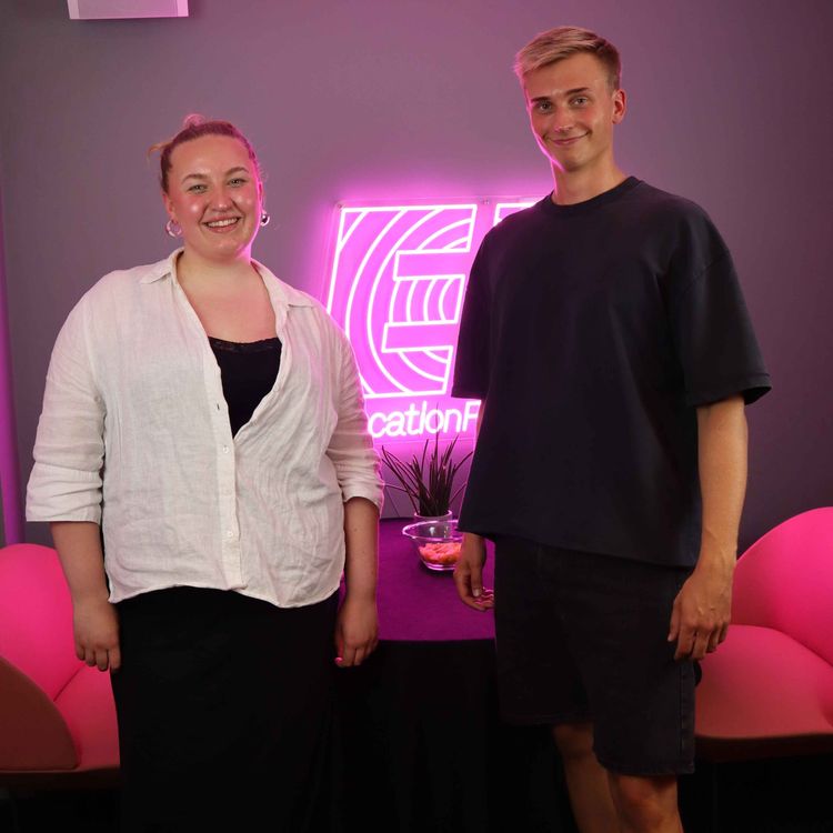 cover art for Hedda del en: «Jeg skal utvise dere» - fra uskyldig date til leteaksjon, ulovlig chips, bad breakup og livet i Iowa, USA