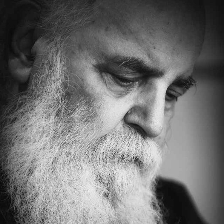 cover art for جوانی ام در این امید پیر شد...