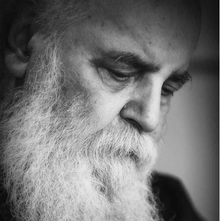 cover art for ؟ دستم نمیرسد که در آغوش گیرم ای ماه با که دست در آغوش میکنی