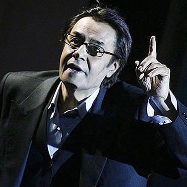 cover art for ماه بالای سر آبادی است