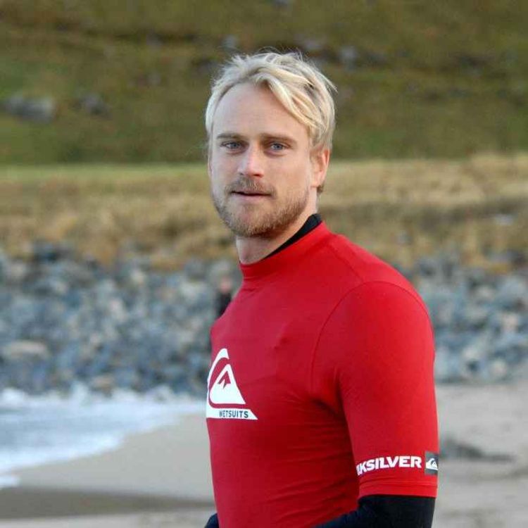 cover art for SØRF-PODDEN Episode 34. Kriss Paulsen