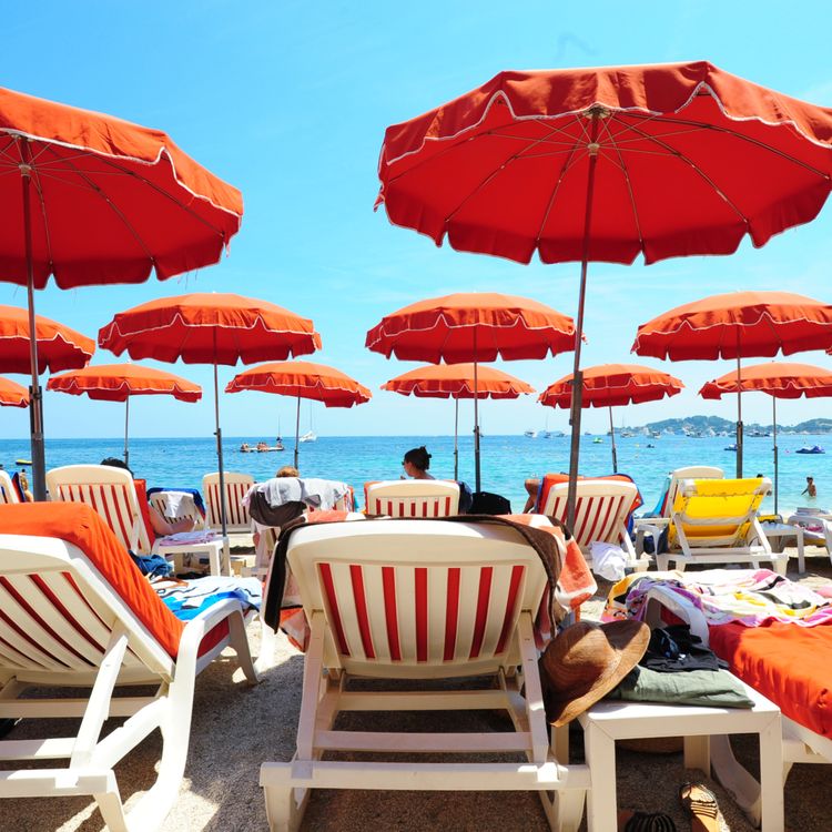 cover art for Nobody's too happy at the world's sunniest football derby!