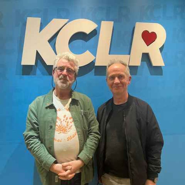 cover art for Ceol Anocht - Comhrá le Iarla O'Lionáird