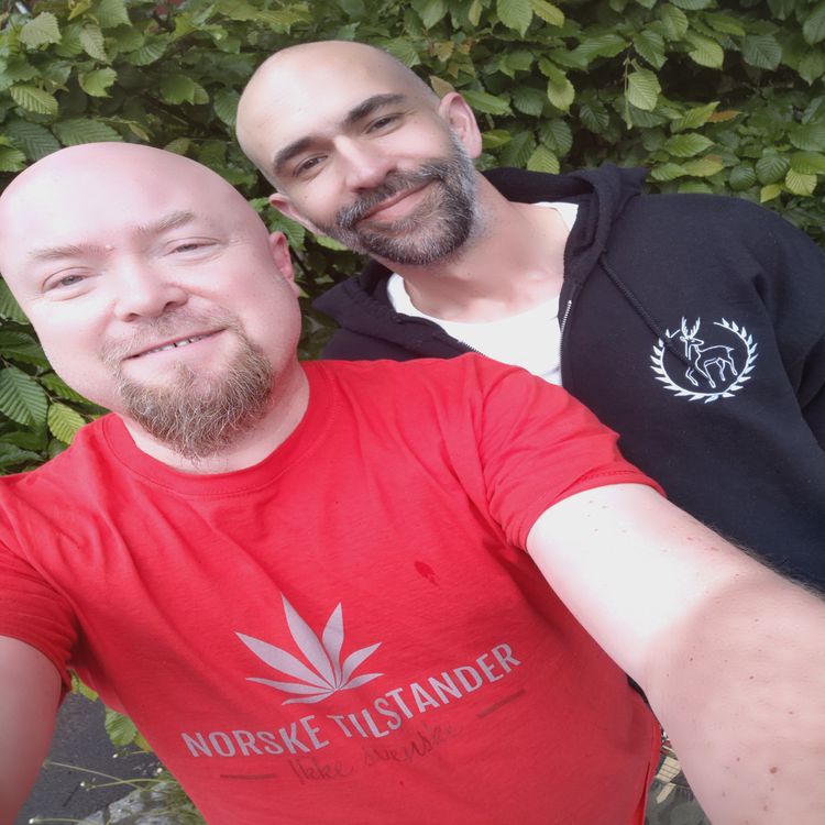 cover art for # 6 Roar Mikalsen, innehaver av cannabiskafé på Bislett og leder for Alliansen for rettighetsorientert ruspolitikk og cannabisklubben Folkehelseforbundet