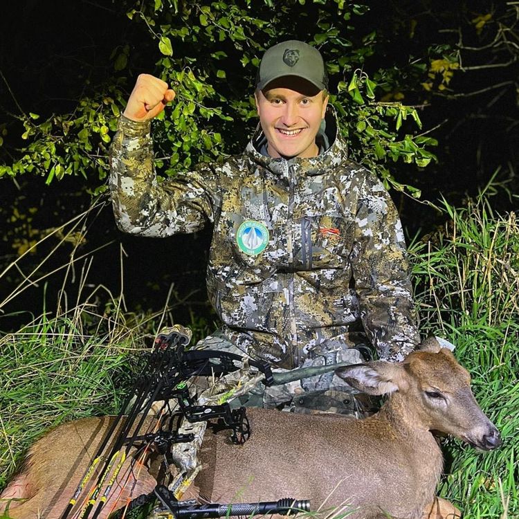 cover art for Sindre Snøtun - Fra Buejakt i USA til skulking for å få jaktet mer