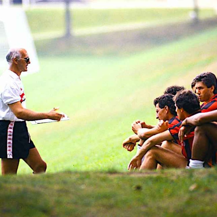 cover art for Baresi, Catenaccio et Fusignano, Arrigo Sacchi a t'il inventé le football al dente ?