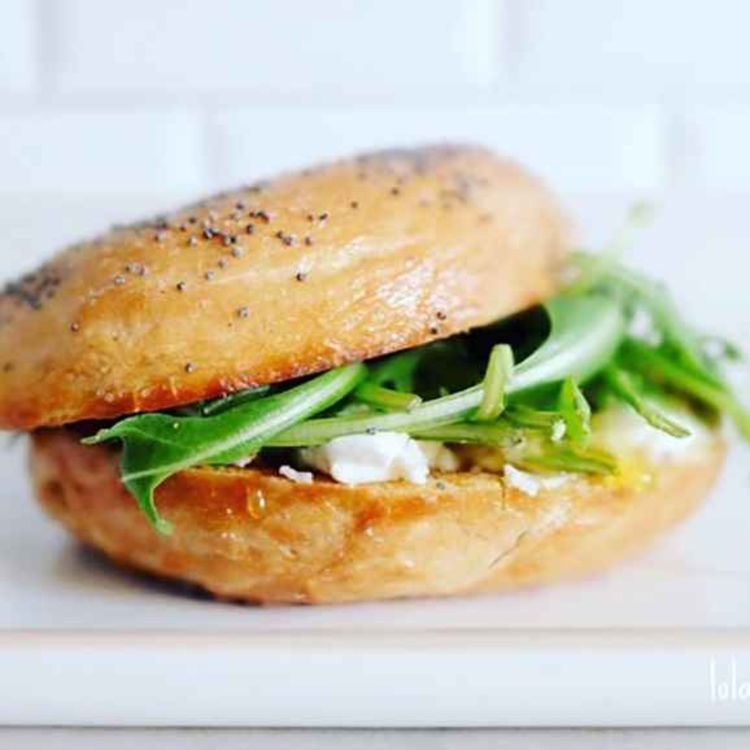 cover art for Bagels rellenos de queso de cabra estilo "The Batan"