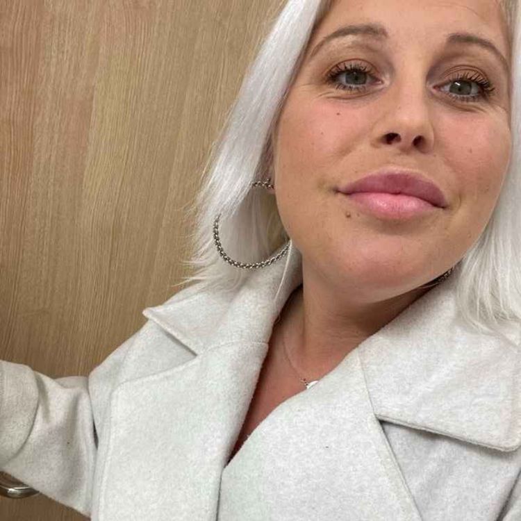 cover art for "Att vara spindeln i nätet" - Caroline Söderholm