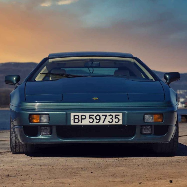 cover art for 10 siste: Lotus Esprit eller Panamera turbo? - 90s Chevy van for lommepenger - BMW med 300+ hk for 100.000