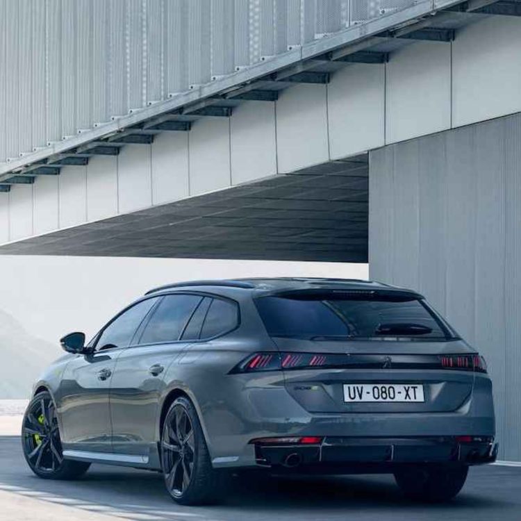 cover art for Biler som så finere ut enn de skulle - vi redder manuelt gir - De syv søstres bilmysterium