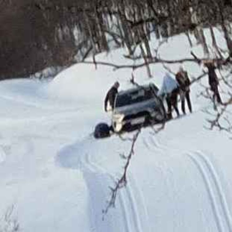 cover art for Funn på Finn.no - Bil i skiløypa - Bygge bil i Østfold - Denne BMWen mangler i USA
