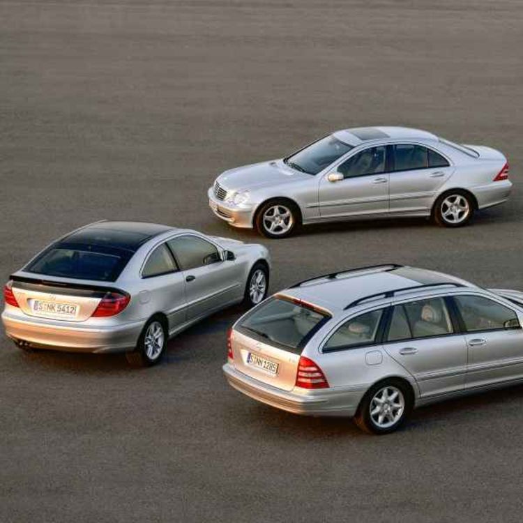 cover art for C-klasse-reisen: W203 - Nå fikk du 23 motorkombinasjoner og en utrolig stygg kombicoupe å velge mellom