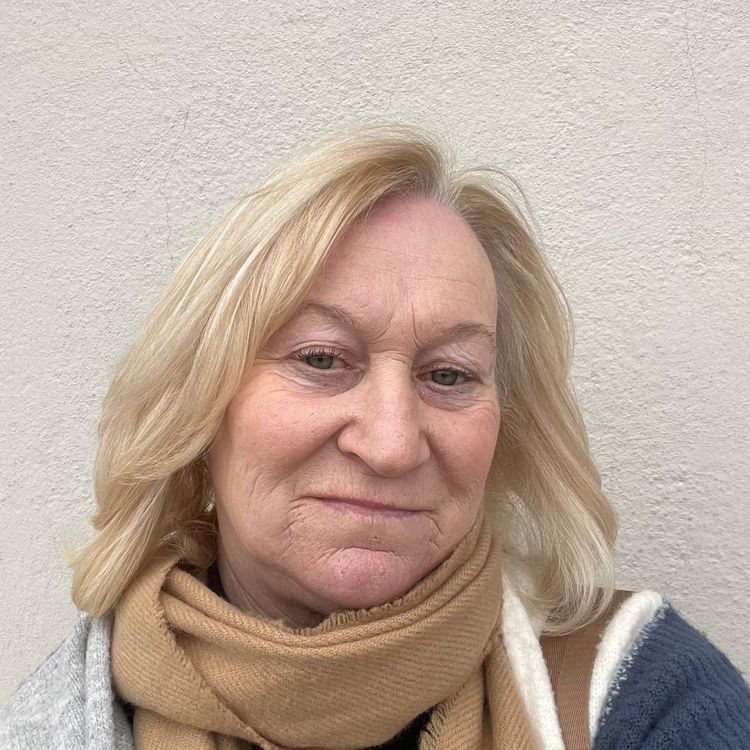 cover art for #46 Line Nordal Andersen. Det er aldri for sent!