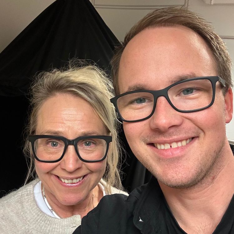 cover art for #69 Diana Svennevig. Fysisk mediumskap og borddans!