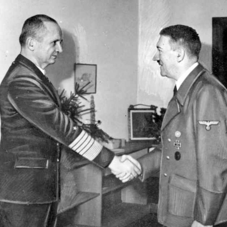 cover art for Nach Hitler: Die Regierung Dönitz in Flensburg 