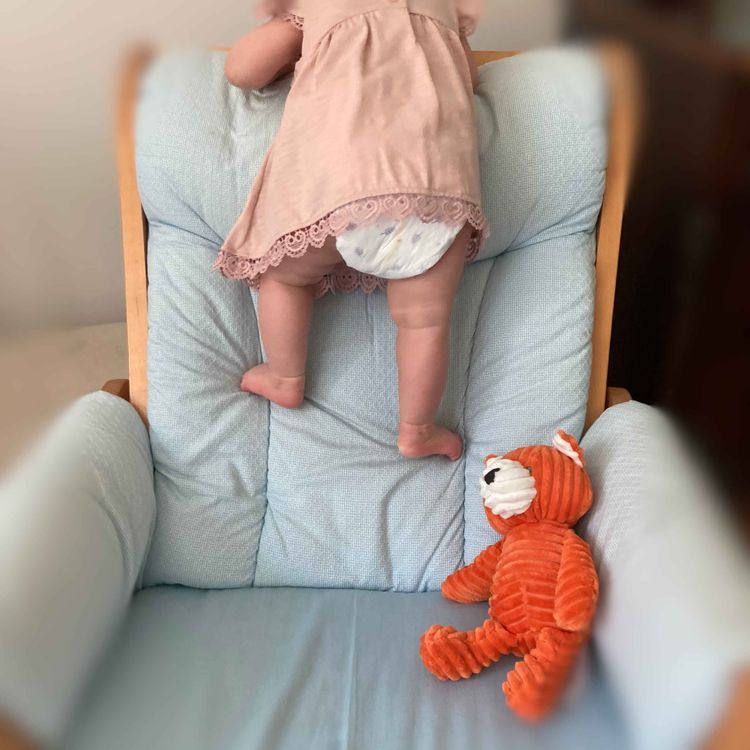 cover art for 12. 宝宝拍照片 | Taking Baby Photos