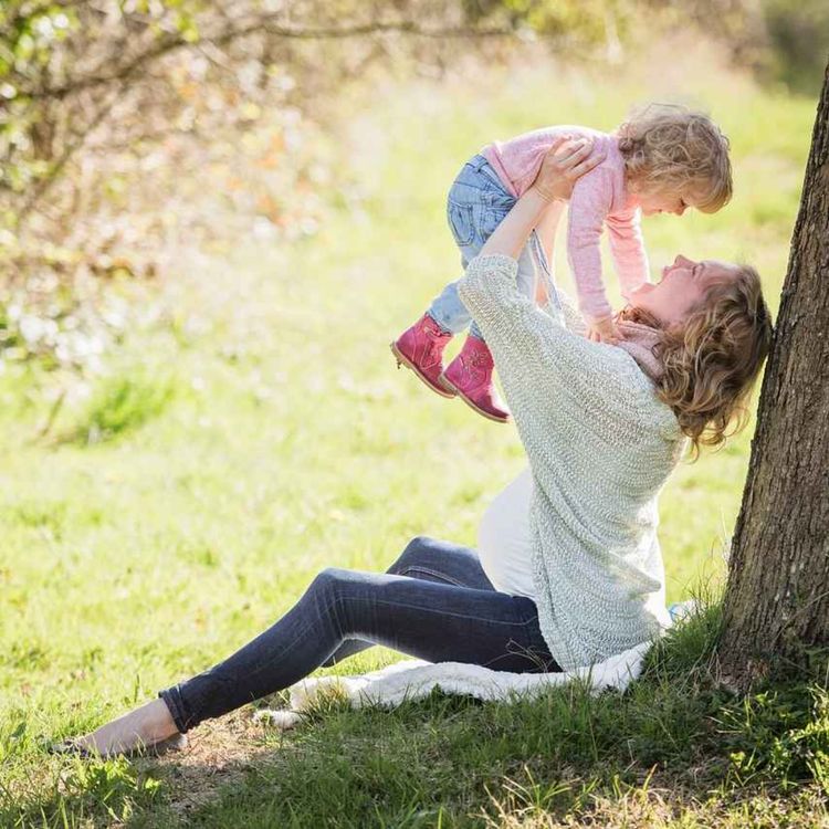 cover art for 34. 母亲节快乐! (节目最后有彩蛋!) | Happy Mother's Day! And Big News!
