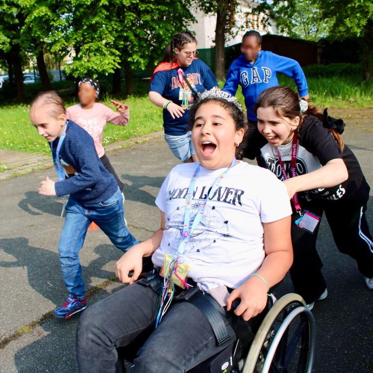 cover art for " Quand la solidarité donne des ailes "