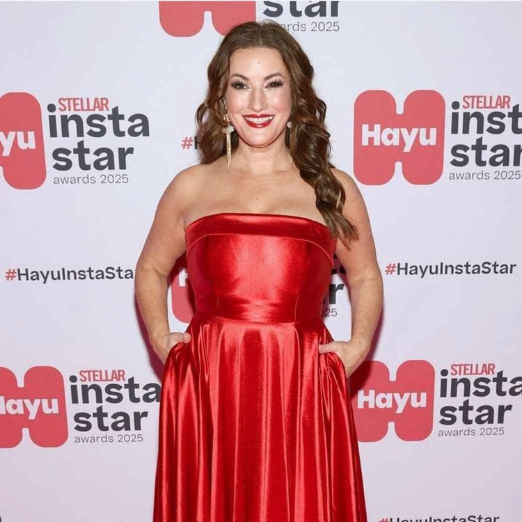 cover art for Hugh Grant, Sandra Bullock and workplace romance - Two Weeks Notice with Elaine Crowley!